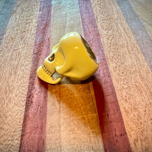 Enamel Skull Ring / Sz 6 - Picture 5 of 8